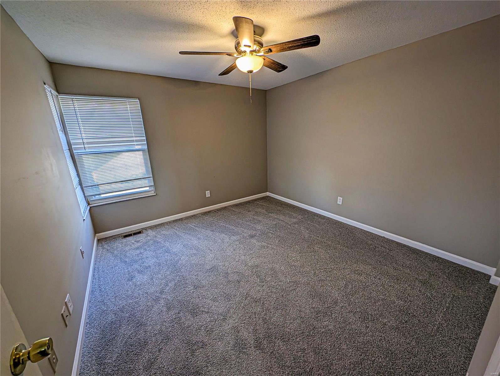 1330 Chapleton Drive St. Louis, MO 63135 - Photo 19 of 21