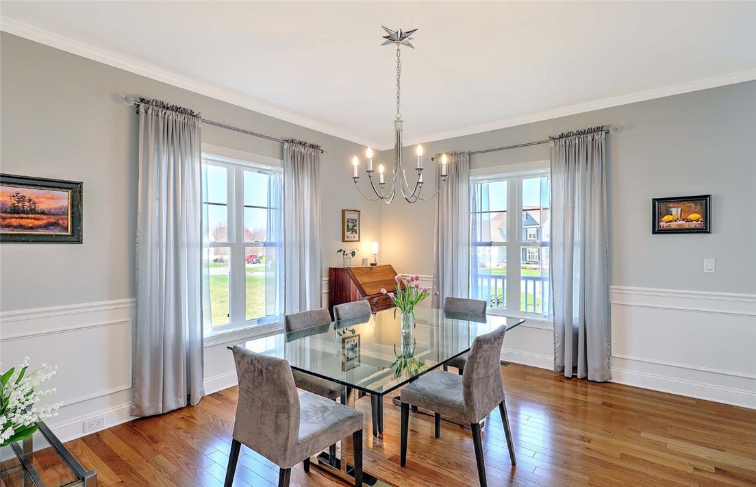 7 Kendal Court Cranston, RI 02921 - Photo 11 of 48 Dining Room