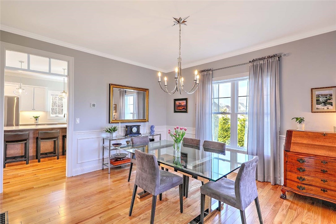 7 Kendal Court Cranston, RI 02921 - Photo 12 of 48 Dining Room
