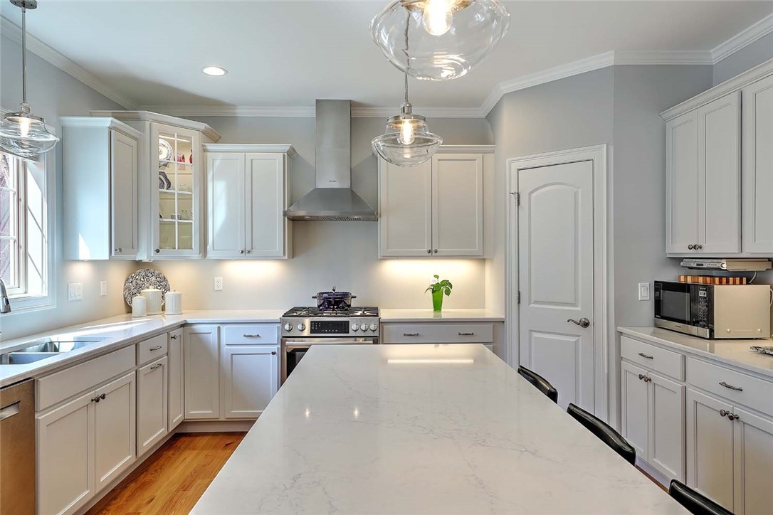7 Kendal Court Cranston, RI 02921 - Photo 19 of 48 Kitchen