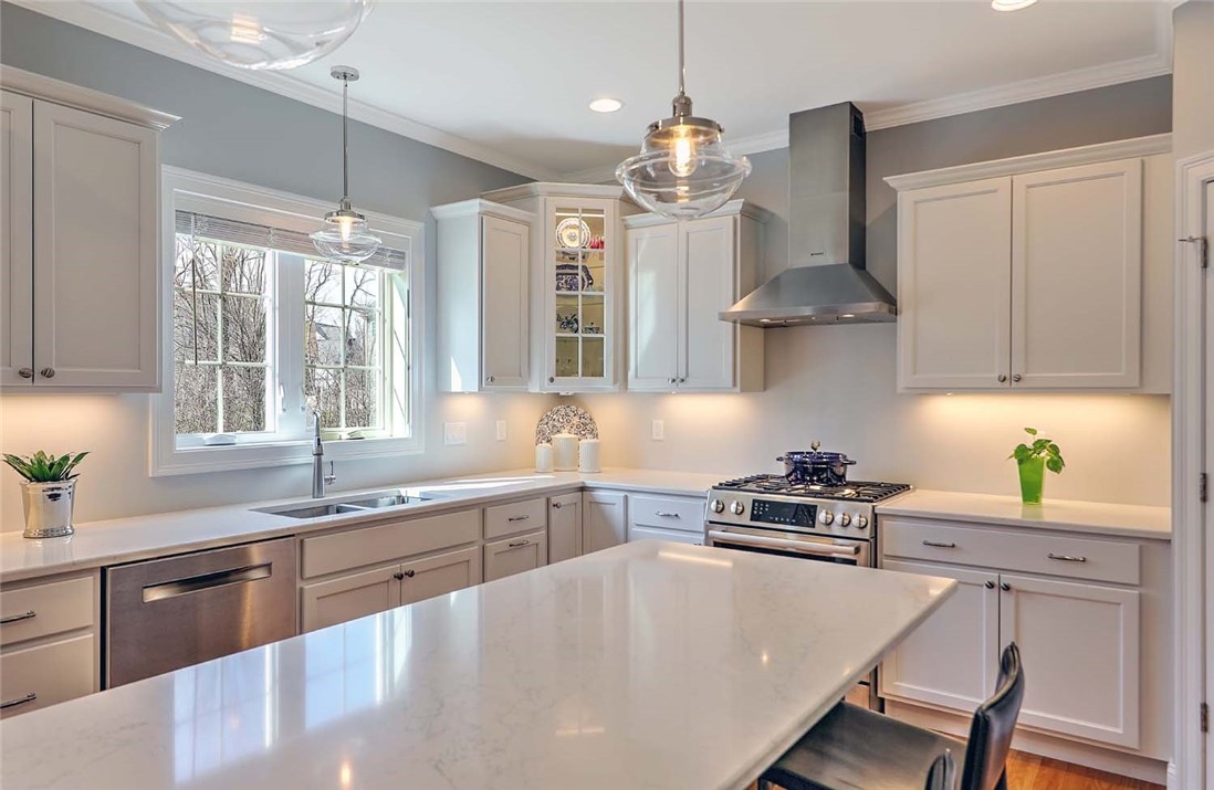 7 Kendal Court Cranston, RI 02921 - Photo 20 of 48 Kitchen