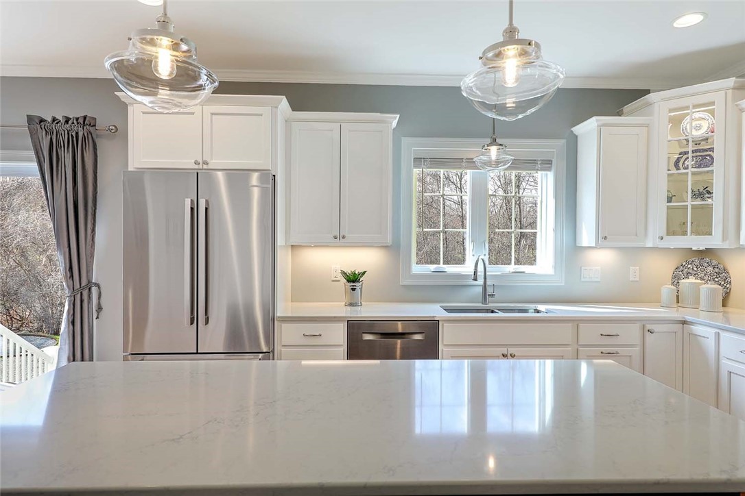 7 Kendal Court Cranston, RI 02921 - Photo 21 of 48 Kitchen