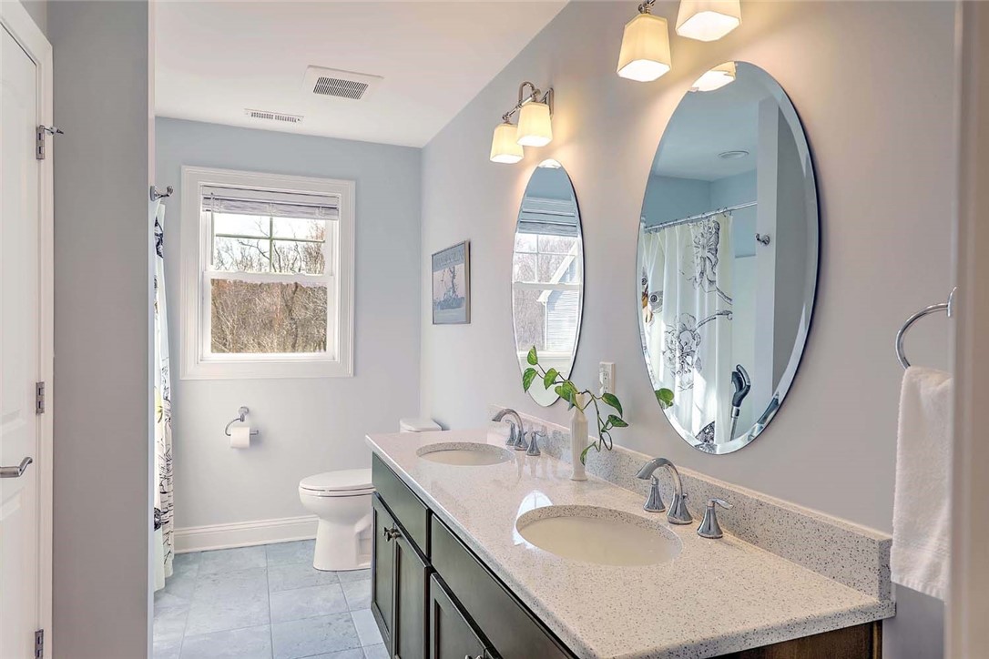 7 Kendal Court Cranston, RI 02921 - Photo 44 of 48 Main Bathroom on 2nd level