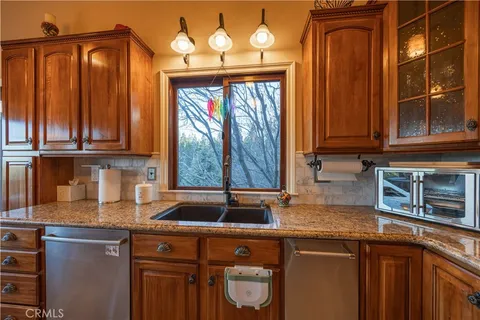 $879,000 | 26335 Walnut Hills Drive, Lake Arrowhead, CA 92352