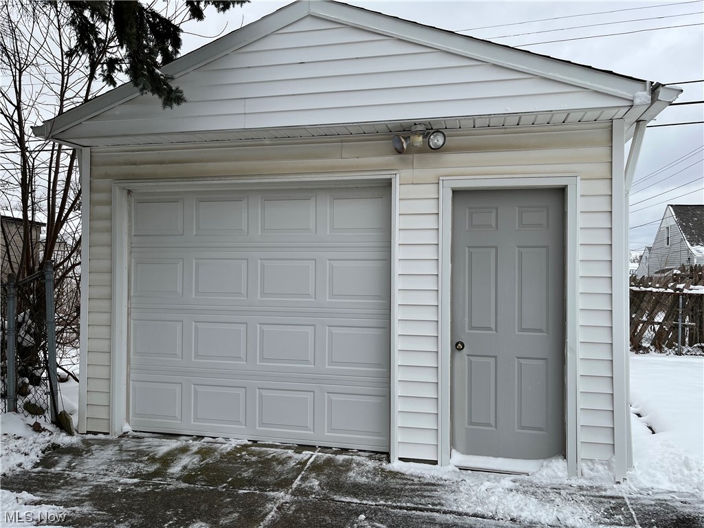 13101 Rockside Road Garfield Heights, OH 44125 - Photo 32 of 34 Newer Garage