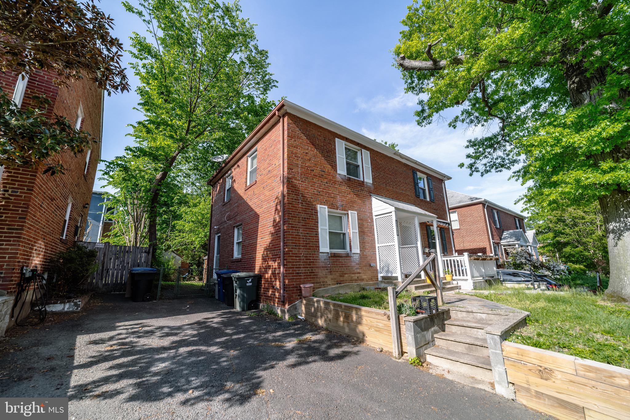 2011 20th Road North Arlington, VA 22201 - Photo 2 of 44