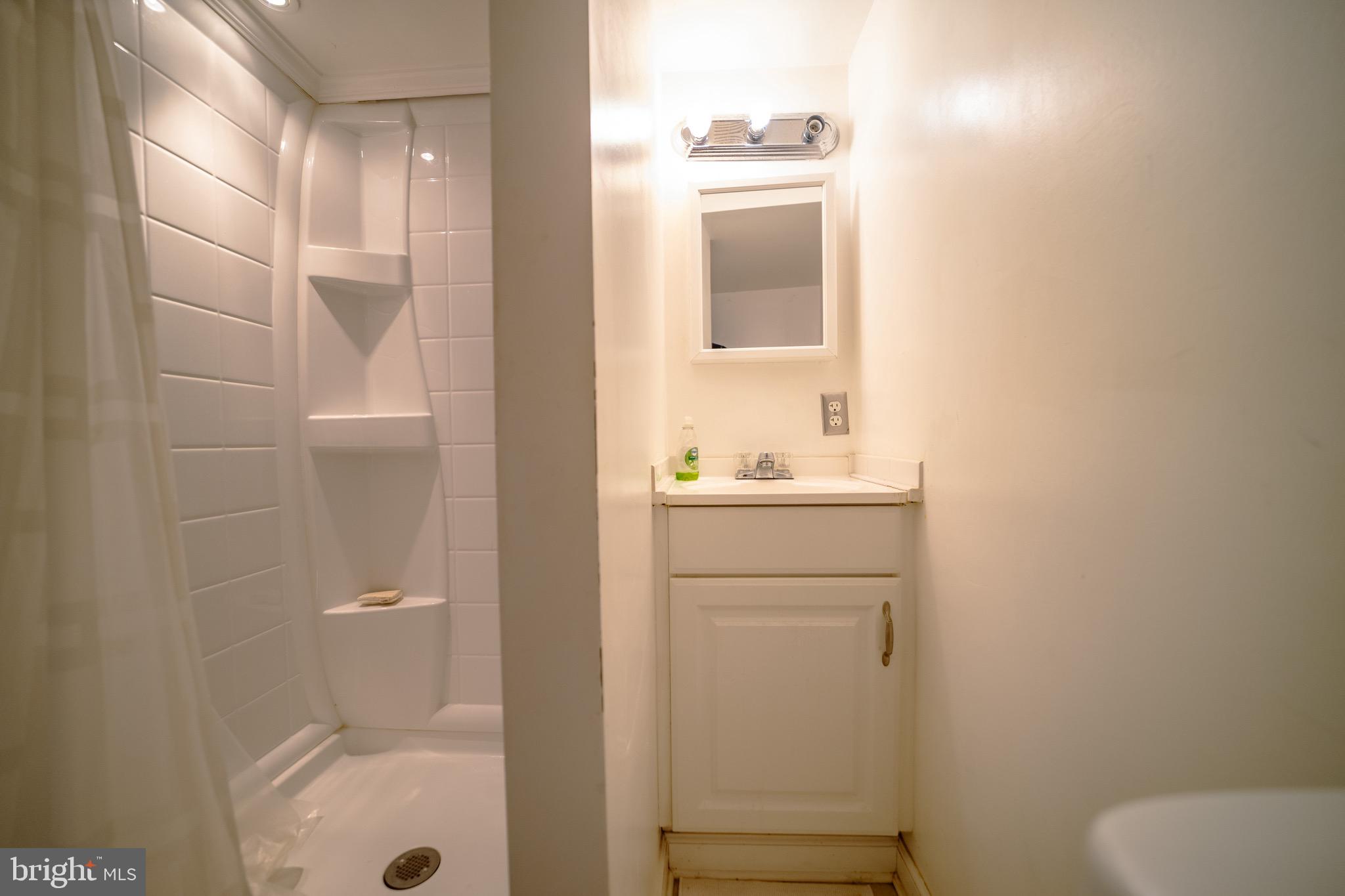 2011 20th Road North Arlington, VA 22201 - Photo 33 of 44