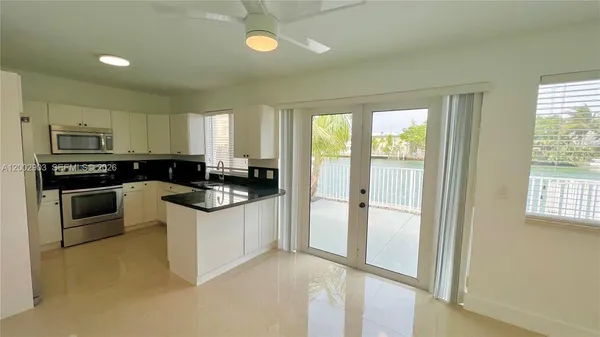 $3,500 | 8235 Crespi Boulevard, Unit 4, Miami Beach, FL 33141
