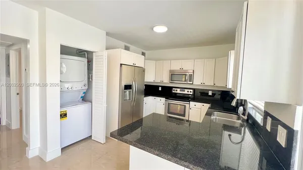$3,500 | 8235 Crespi Boulevard, Unit 4, Miami Beach, FL 33141