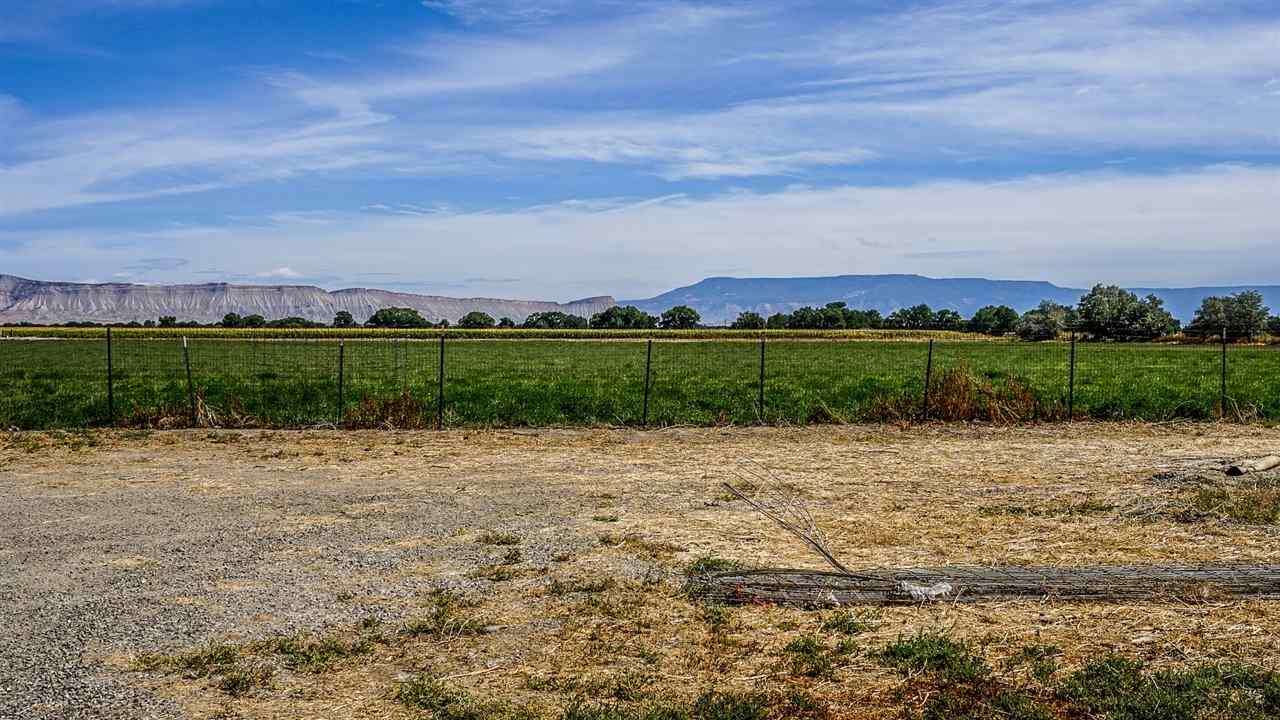 934 20 Road Fruita, CO 81521 - Photo 36 of 42 a view of a road with an ocean view