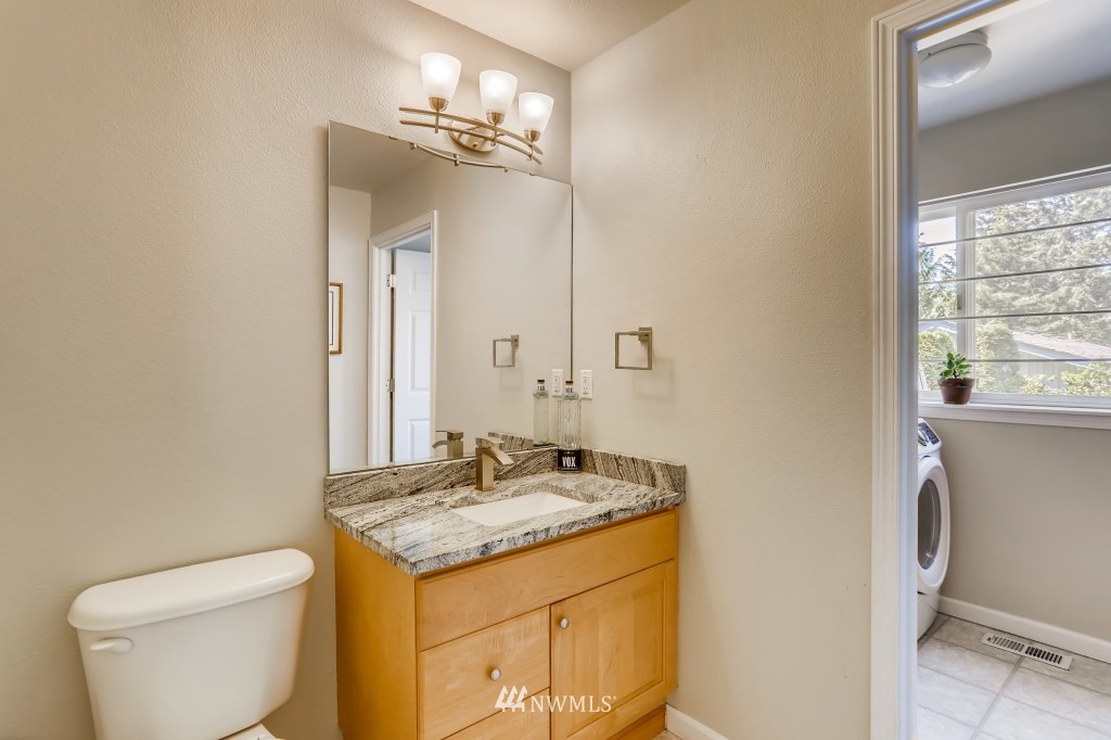 5729 148th Street Southwest Edmonds, WA 98026 - Photo 14 of 30 Gallery Image 14