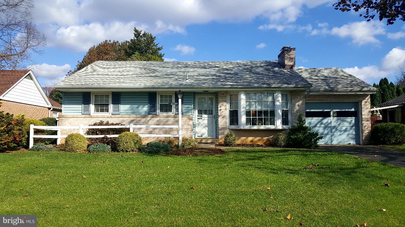 3615 Rosewood Road Reading, PA 19605 - Photo 2 of 22 Nice level front yard