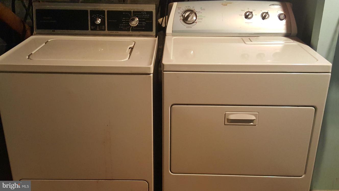 3615 Rosewood Road Reading, PA 19605 - Photo 14 of 22 Washer and dryer stay