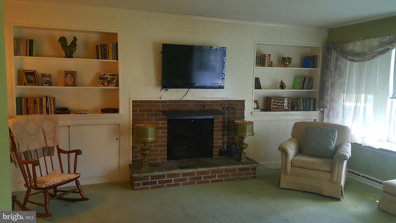3615 Rosewood Road Reading, PA 19605 - Photo 9 of 22 Built in bookshelves and cabinets