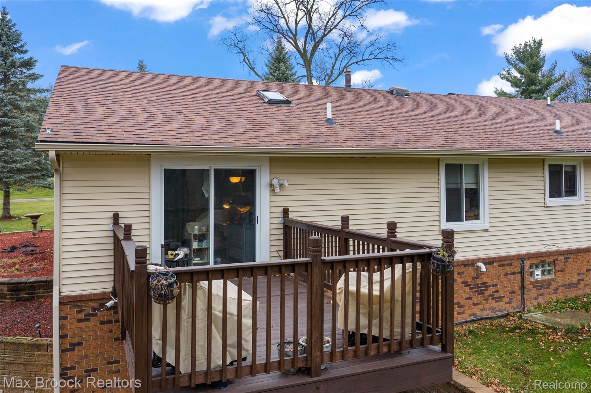 1990 White Lake Road Highland, MI 48356 - Photo 10 of 24 1990 White Lake Road-8.jpg