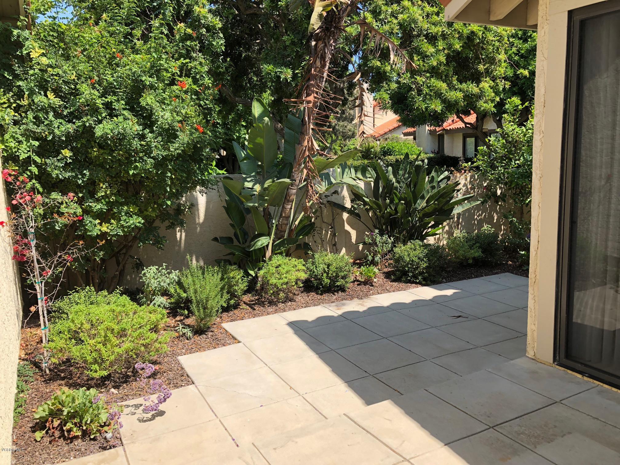 2202 Vina Del Mar Oxnard, CA 93035 - Photo 4 of 22 back yard patio