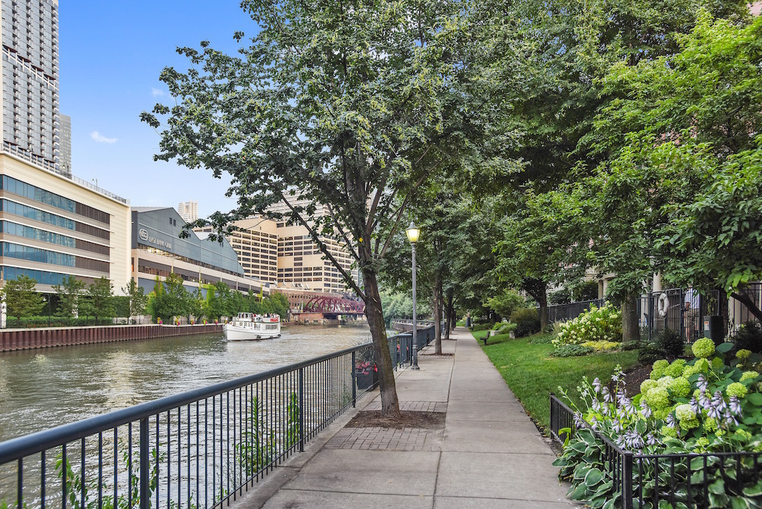 501 North Clinton Street, Unit 903 Chicago, IL 60654 - Photo 52 of 55