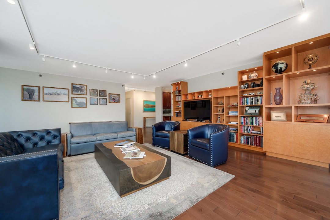 501 North Clinton Street, Unit 903 Chicago, IL 60654 - Photo 6 of 55