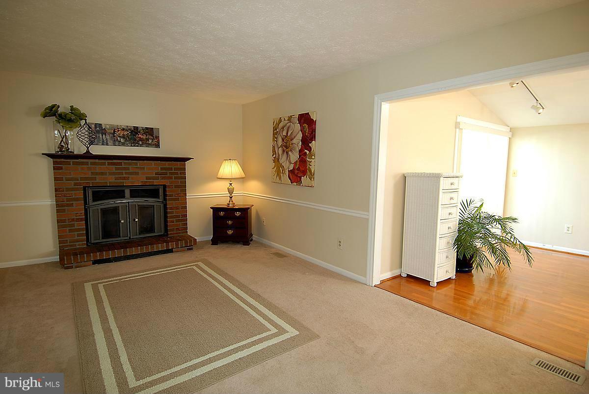 7609 Croydon Place Manassas, VA 20109 - Photo 12 of 30 Family Room
