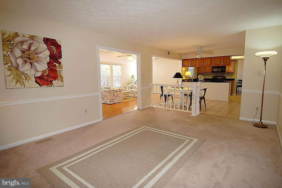 7609 Croydon Place Manassas, VA 20109 - Photo 13 of 30 Family Room