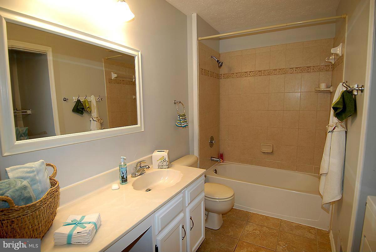 7609 Croydon Place Manassas, VA 20109 - Photo 23 of 30 Bath