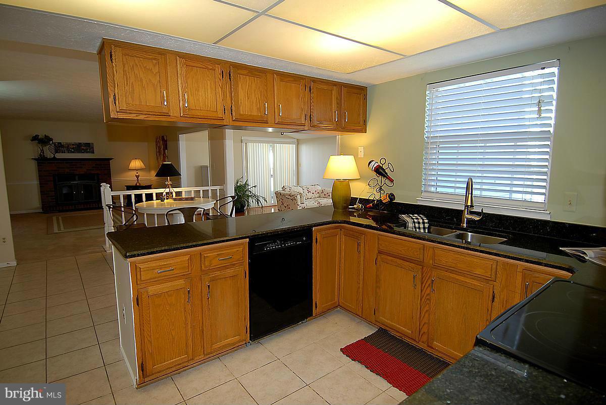 7609 Croydon Place Manassas, VA 20109 - Photo 10 of 30 Kitchen