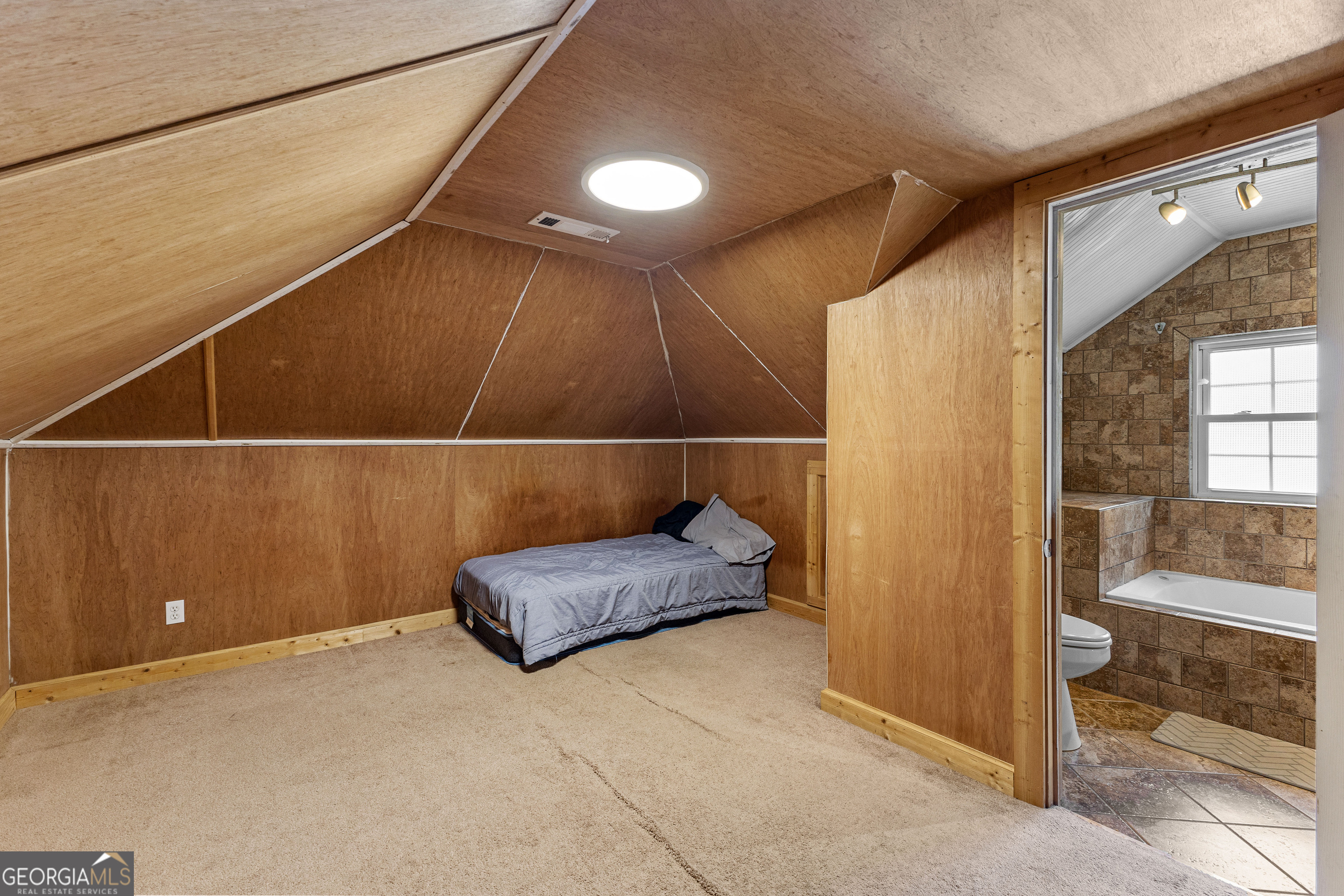 20 Conkle Road Hampton, GA 30228 - Photo 37 of 56 a hallway with two air conditioner and a window