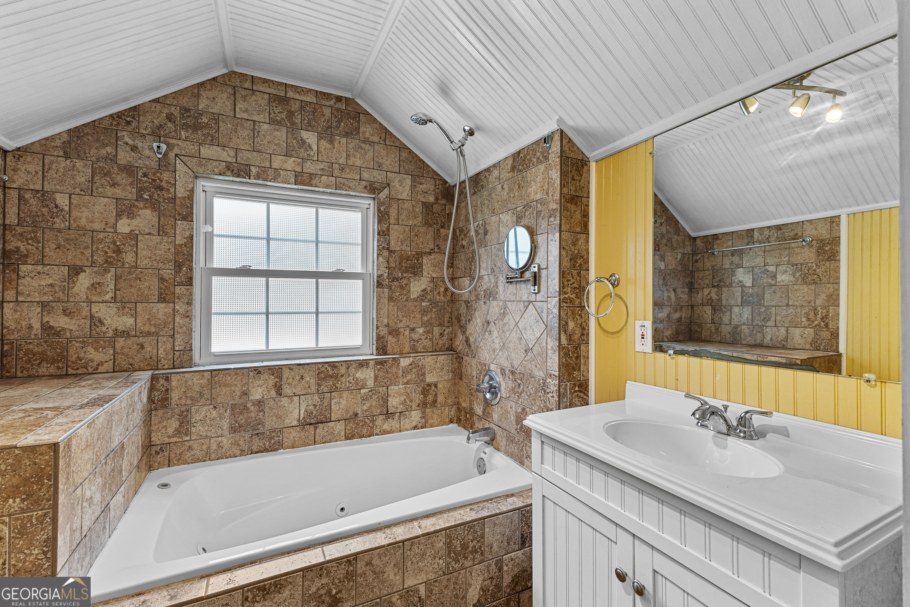20 Conkle Road Hampton, GA 30228 - Photo 39 of 56 a bathroom with a sink and a bathtub