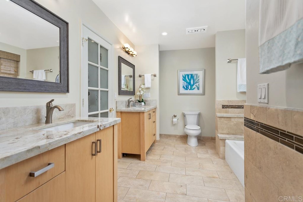 240 Pacific Avenue Carlsbad, CA 92008 - Photo 13 of 27