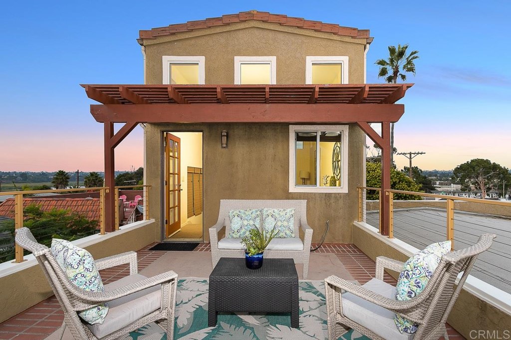 240 Pacific Avenue Carlsbad, CA 92008 - Photo 22 of 27