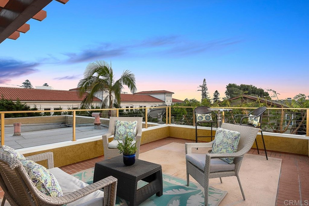 240 Pacific Avenue Carlsbad, CA 92008 - Photo 23 of 27