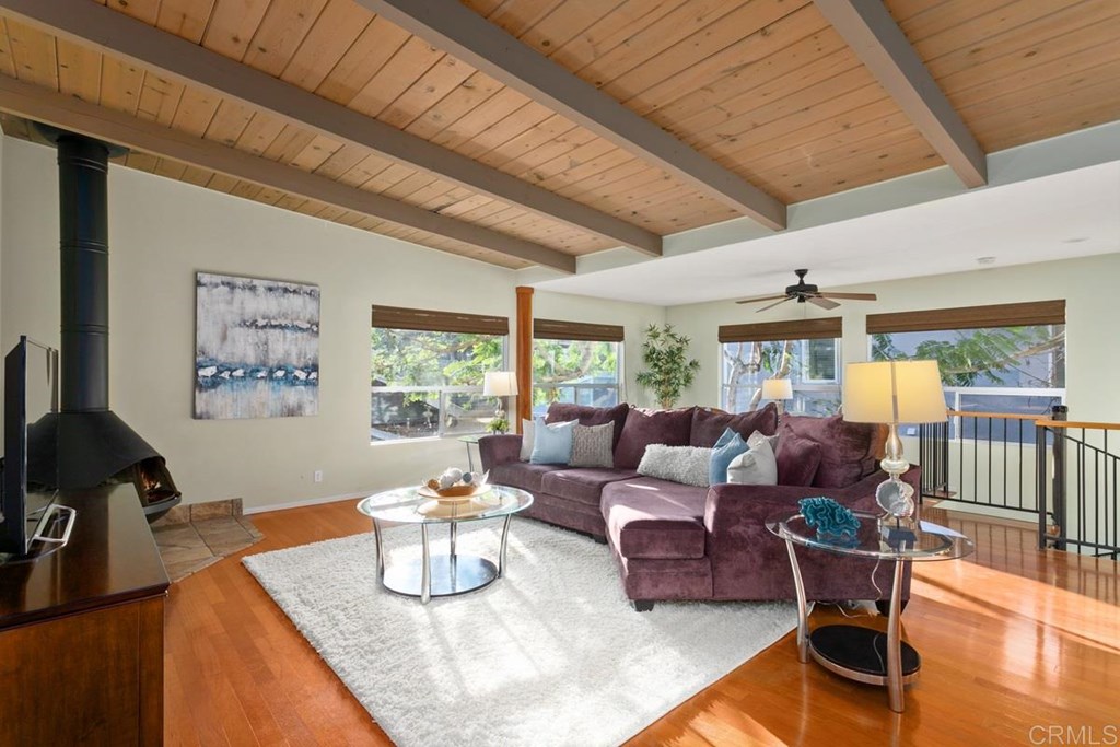 240 Pacific Avenue Carlsbad, CA 92008 - Photo 5 of 27