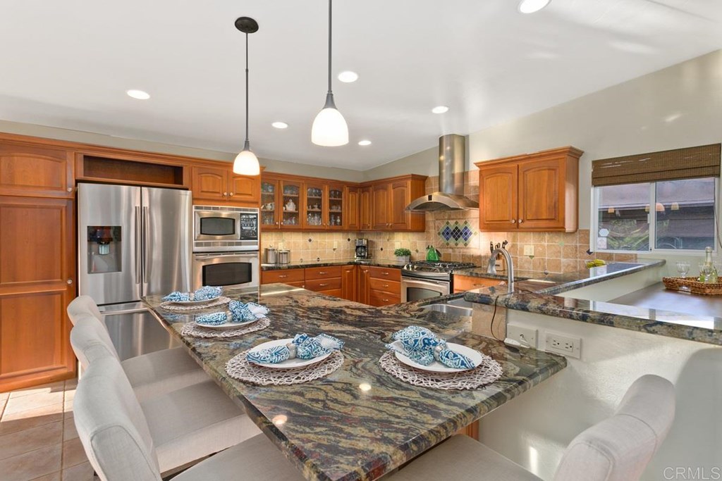 240 Pacific Avenue Carlsbad, CA 92008 - Photo 9 of 27