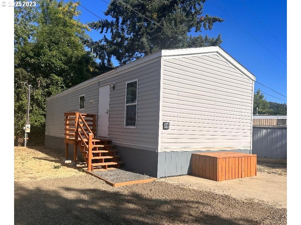 a view of backyard of house