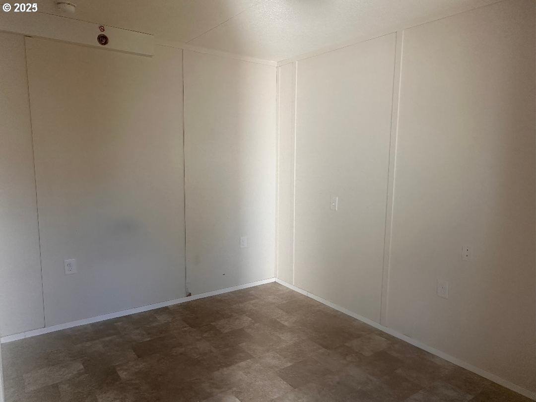 5000 Northeast Stephens Street, Unit 39 Roseburg, OR 97470 - Photo 8 of 9 a view of an empty room