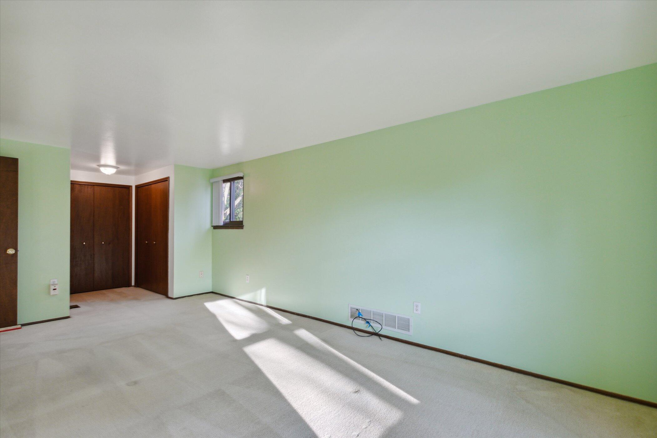 13952 Riverside Drive Livonia, MI 48154 - Photo 26 of 49 27-13952-Riverside-Dr-Livonia-MI-48154-W