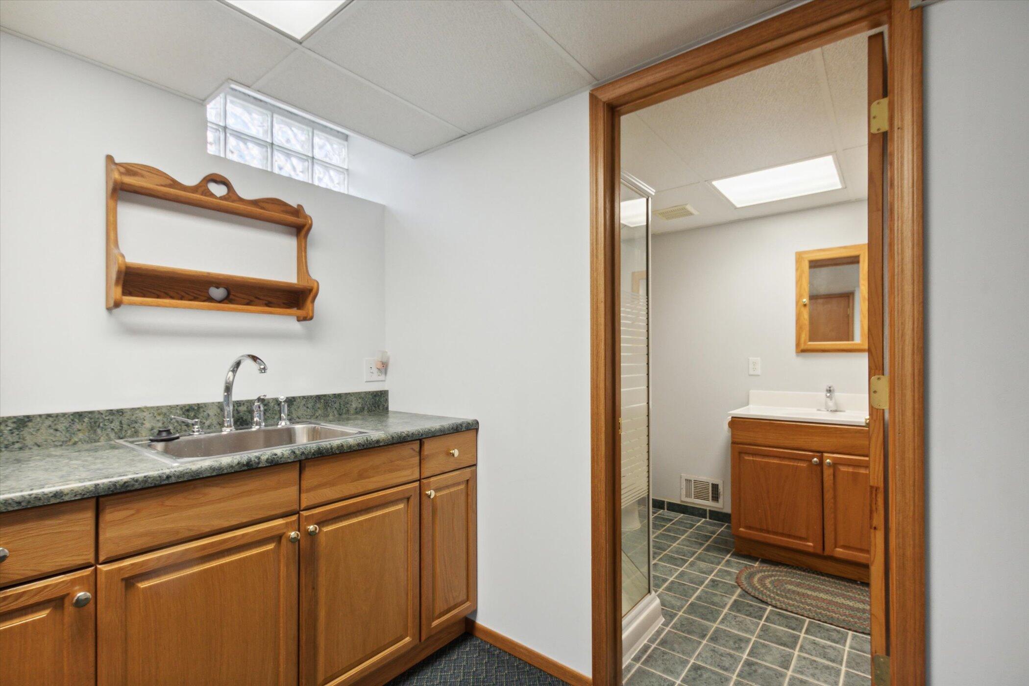 13952 Riverside Drive Livonia, MI 48154 - Photo 40 of 49 41-13952-Riverside-Dr-Livonia-MI-48154-W
