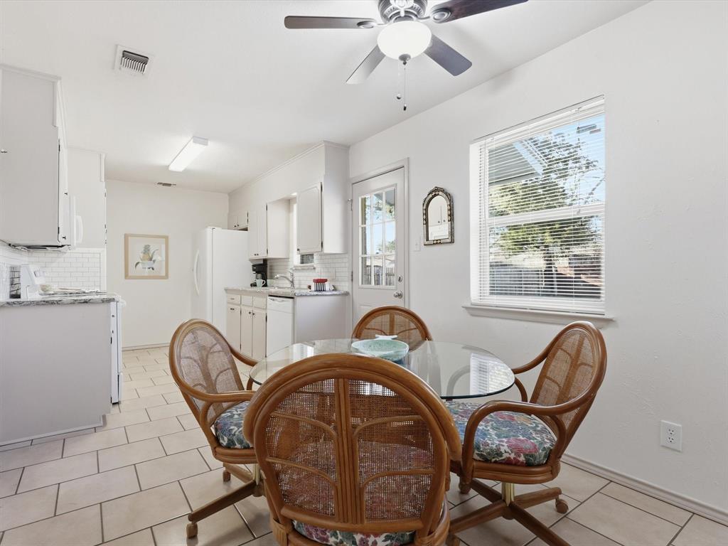 1105 Springdale Road Bedford, TX 76021 - Photo 12 of 40