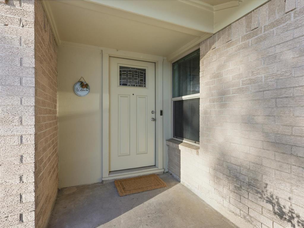 1105 Springdale Road Bedford, TX 76021 - Photo 3 of 40