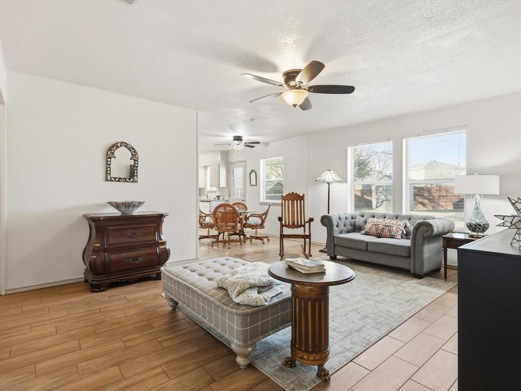 1105 Springdale Road Bedford, TX 76021 - Photo 8 of 40