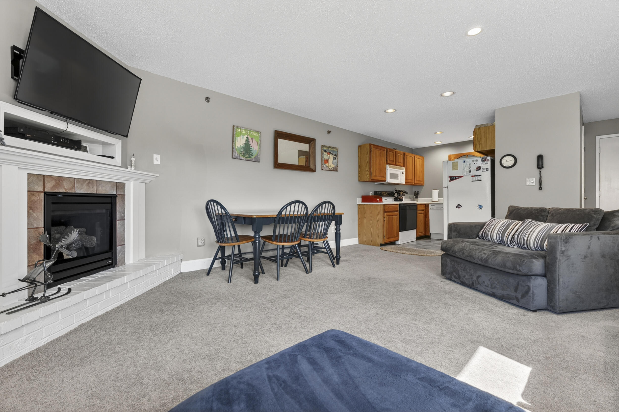 10 Brookside Drive, Unit 1B308 Newry, ME 04261 - Photo 9 of 27 17_10brooksideunit1b-308-12