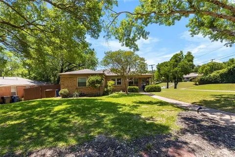 $1,900 | 1804 Mariposa Drive, Dallas, TX 75228