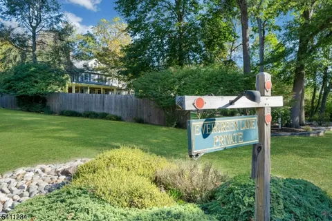$1,285,000 | 29 Evergreen Lane, Watchung, NJ 07069