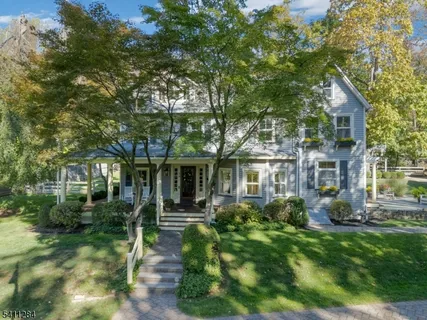 $1,285,000 | 29 Evergreen Lane, Watchung, NJ 07069