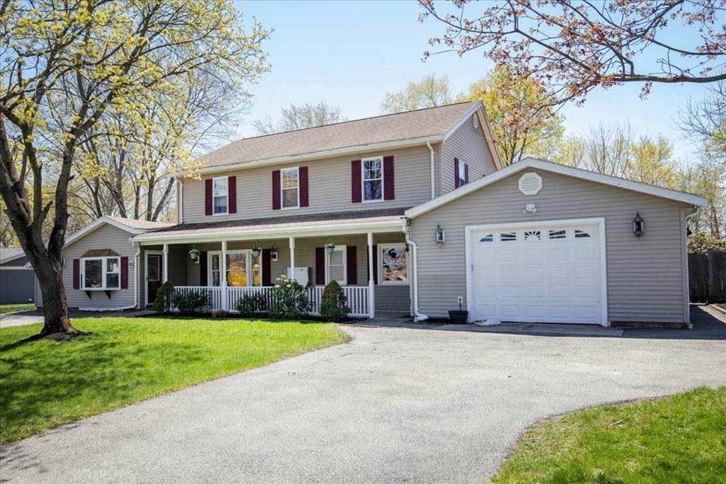 33 Coolidge Road Danvers, MA 01923 - Photo 1 of 28 Gallery Image 1