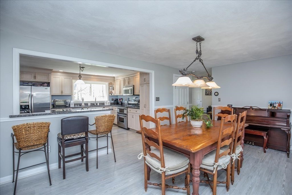 33 Coolidge Road Danvers, MA 01923 - Photo 8 of 28 Gallery Image 8