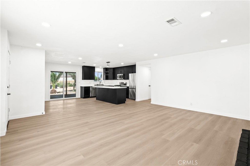 22031 Sauk Road Apple Valley, CA 92308 - Photo 16 of 45