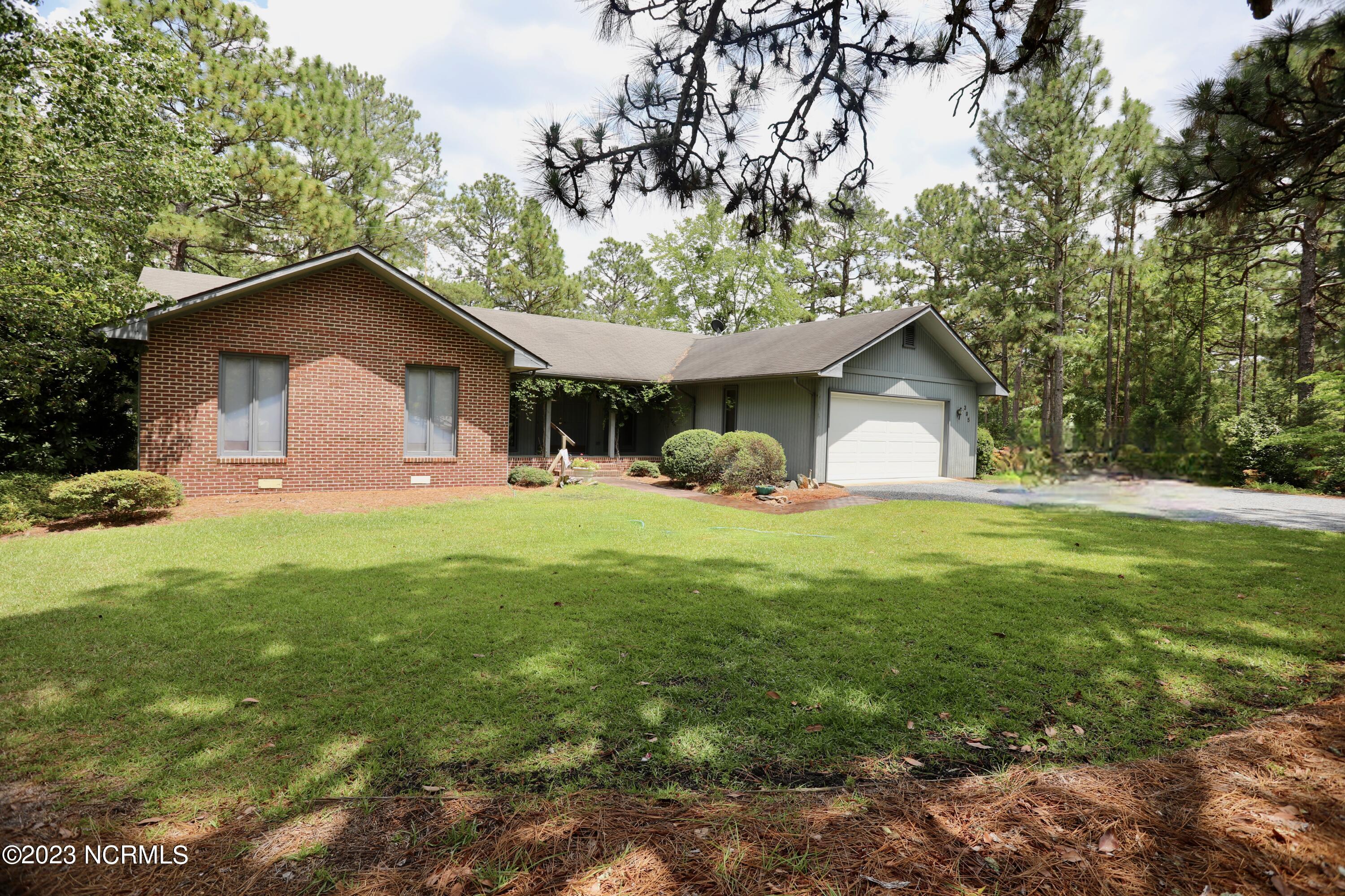 395 Azalea Road Southern Pines, NC 28387 - Photo 4 of 17 023A9421
