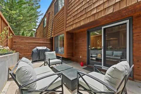 $1,225,000 | 120 Country Club Drive, Unit 59, Incline Village, NV 89451