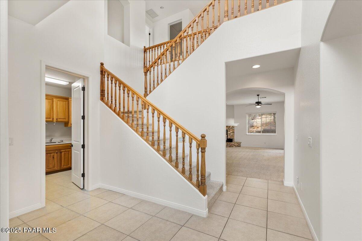 1956 Copper Basin Road Prescott, AZ 86303 - Photo 27 of 40 Foyer/Stairs - 1956 Copper Basin Rd